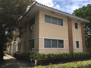 406-414 Valencia Ave in Coral Gables, FL - Foto de edificio - Building Photo