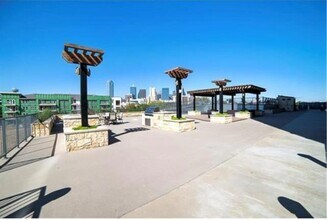 1001 Belleview St in Dallas, TX - Building Photo - Building Photo