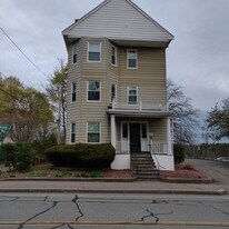 149 Cedar St, Unit #2 in Wellesley, MA - Building Photo