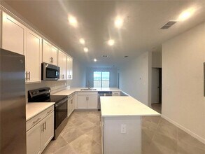 17560 Opal Sand Dr, Unit 403 in Venice, FL - Building Photo - Building Photo
