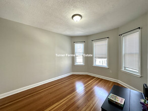 17 Cawfield St, Unit 2 in Boston, MA - Building Photo - Building Photo