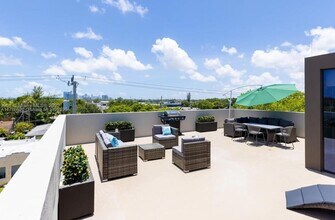7103 NE 4th Ct in Miami, FL - Building Photo - Building Photo