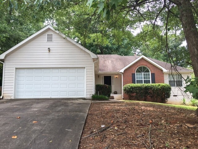 401 Streamview Ln in Stockbridge, GA - Building Photo