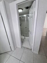 430 Commodore Dr, Unit 104 in Plantation, FL - Foto de edificio - Building Photo