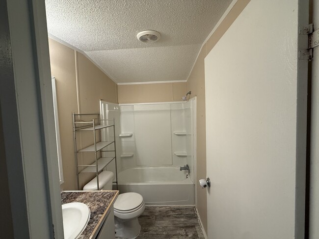 3213 S Dingle Dr in Florence, SC - Building Photo - Building Photo