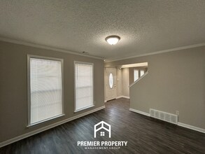 7669 Mineral Crest Cir S in Memphis, TN - Building Photo - Building Photo