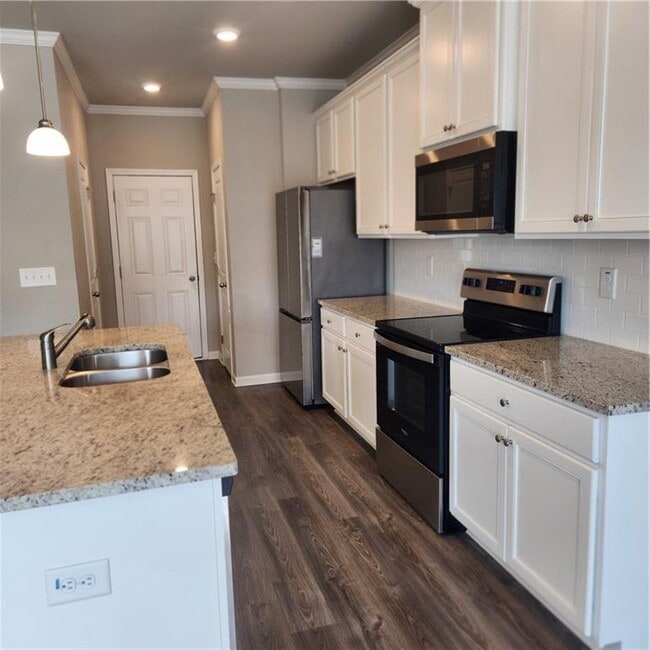 5056 Silver Fox Trl in Oakwood, GA - Foto de edificio - Building Photo