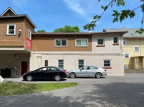 410 Hillview Plz, Unit 410AptB in Ithaca, NY - Building Photo - Building Photo