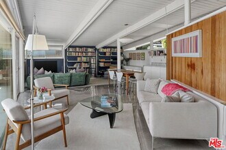 12400 Deerbrook Ln in Los Angeles, CA - Building Photo - Building Photo