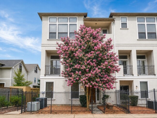 property at 604 Reinerman St