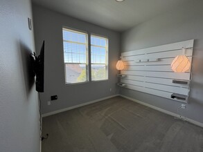16284 NW Chadwick Way in Portland, OR - Building Photo - Building Photo