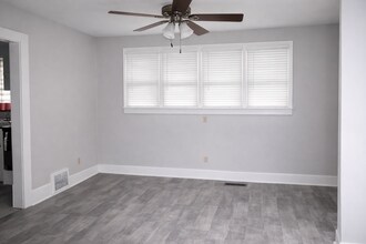 2017 37th St NW in Canton, OH - Building Photo - Building Photo