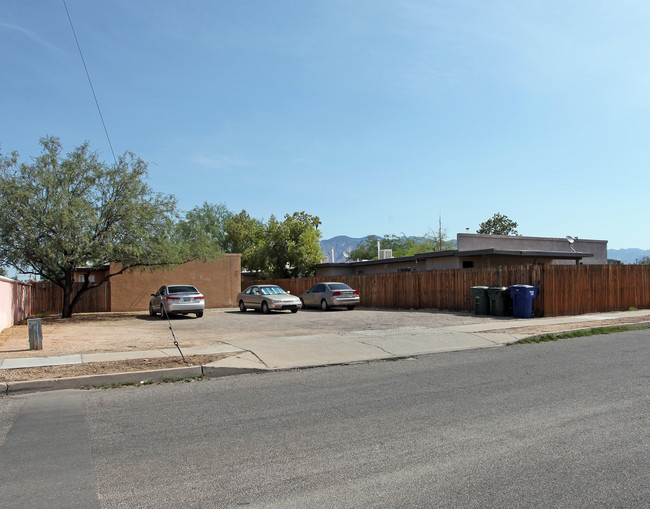 751-755 E Blacklidge Dr in Tucson, AZ - Building Photo - Building Photo