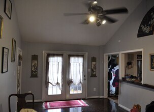 760 Sugarland Run Drive in Sterling, VA - Foto de edificio - Building Photo