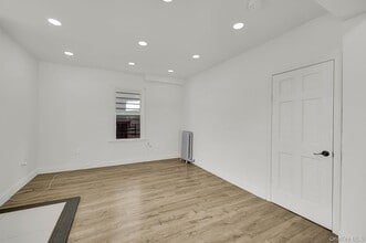 555 S 5th Ave in Mount Vernon, NY - Building Photo - Building Photo