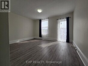 1055 Somerset St W in Ottawa, ON - Building Photo - Building Photo