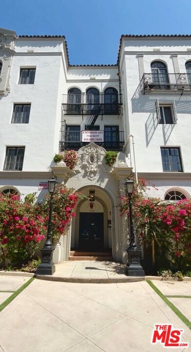 620 S Ardmore Ave in Los Angeles, CA - Foto de edificio - Building Photo