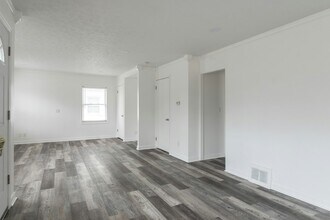 513 Henry St in Elyria, OH - Building Photo - Building Photo