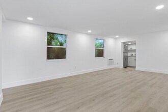 107 SW 4th Ave in Delray Beach, FL - Building Photo - Building Photo