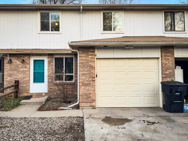 property at 220 E 8th Ave