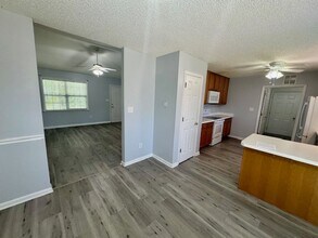 425 Henwood Ct in Fuquay Varina, NC - Building Photo - Building Photo