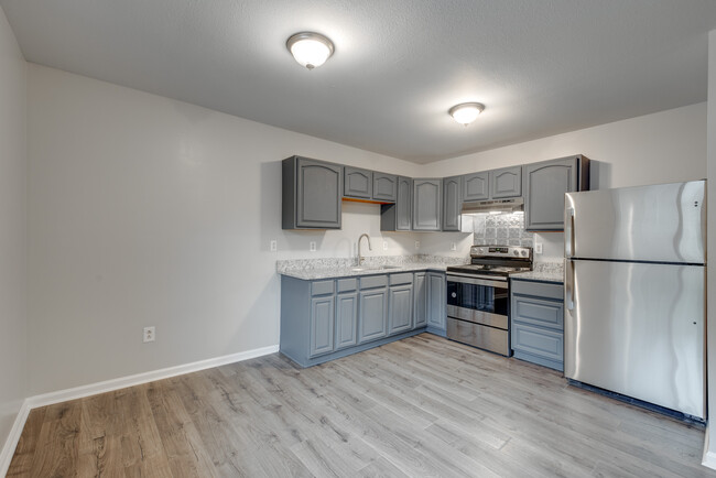 800 Lullwater Rd in Chattanooga, TN - Building Photo - Building Photo