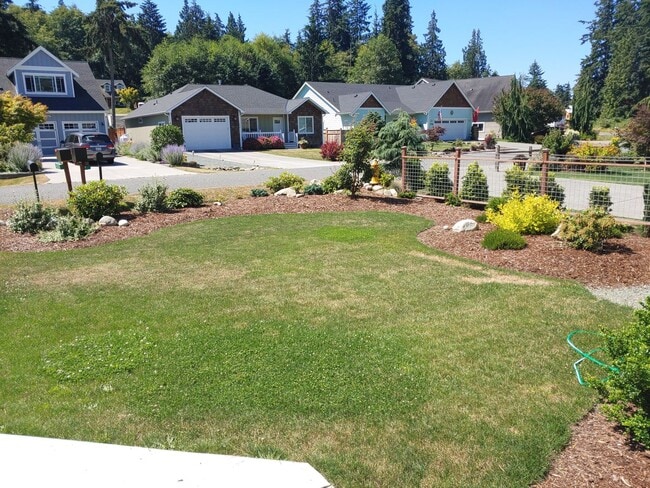 1803 Watkins Rd in Freeland, WA - Building Photo - Building Photo