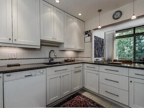 50 Winchester St in Brookline, MA - Building Photo - Building Photo