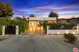 458 N Kilkea Dr in Los Angeles, CA - Building Photo - Building Photo