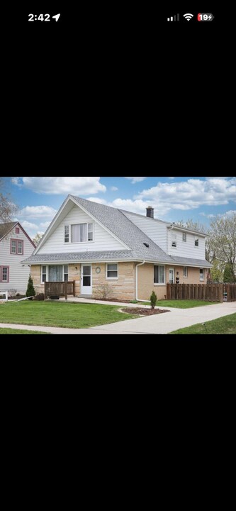 3720 S 88th St in Milwaukee, WI - Building Photo
