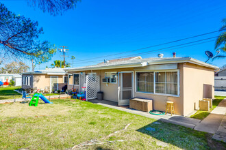 576 Richfield Ave in El Cajon, CA - Building Photo - Building Photo