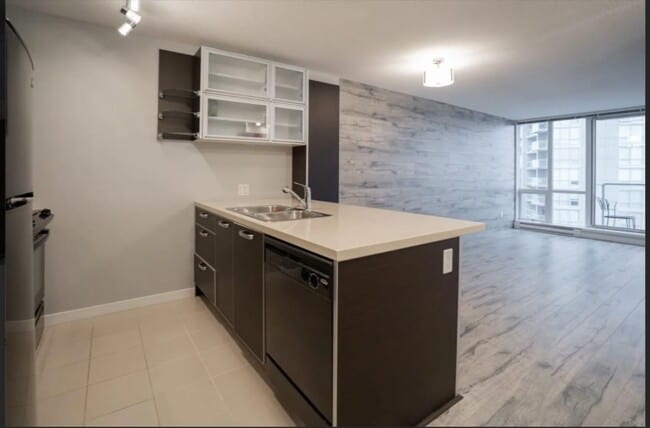 13688 100 Av in Surrey, BC - Building Photo - Building Photo