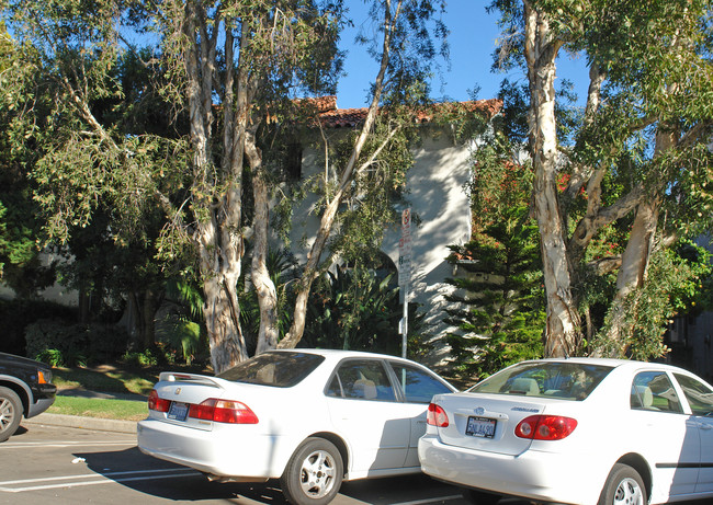 436 S Cloverdale Ave in Los Angeles, CA - Building Photo - Building Photo