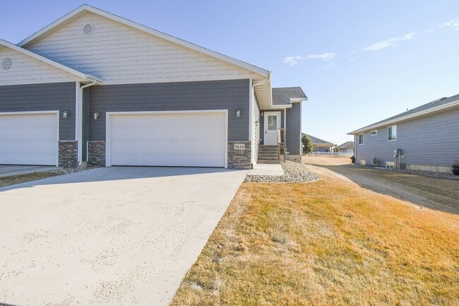 3616 S Outfield Cir in Sioux Falls, SD - Foto de edificio - Building Photo