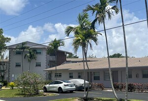 700 Layne Blvd in Hallandale Beach, FL - Building Photo