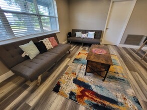 5624 Lime Way in Seminole, FL - Building Photo - Building Photo