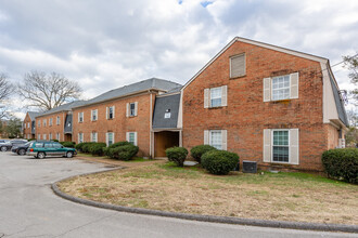 Robin Hood Condominiums in Madison, TN - Building Photo - Building Photo