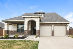 204 Bay St in Waxahachie, TX - Building Photo