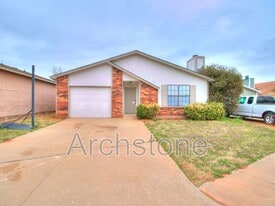 324 Manner Park Ave in Edmond, OK - Building Photo