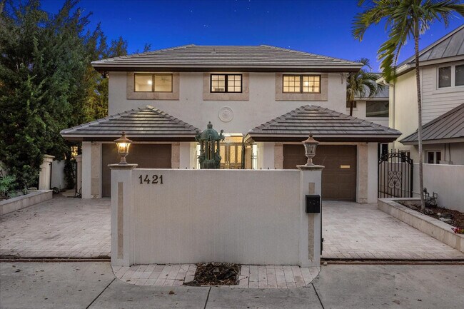 property at 1421 Ponce de Leon Dr