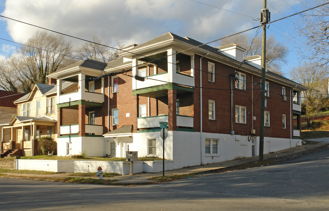 301 Gilmer Ave in Roanoke, VA - Foto de edificio