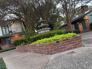 11271 Florida Blvd in Baton Rouge, LA - Foto de edificio - Building Photo