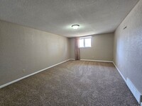 5800 Golden Ct NE in Cedar Rapids, IA - Building Photo - Building Photo