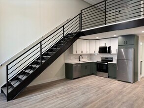 1453 Maple Ave, Unit 102 in Evanston, IL - Foto de edificio - Building Photo