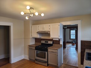 143 Chestnut St in West Springfield, MA - Building Photo - Building Photo
