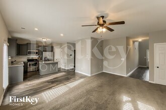 10927 Buckland Ct in Hampton, GA - Building Photo - Building Photo