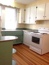 86 Lancaster Rd, Unit Second Floor in West Hartford, CT - Building Photo - Building Photo