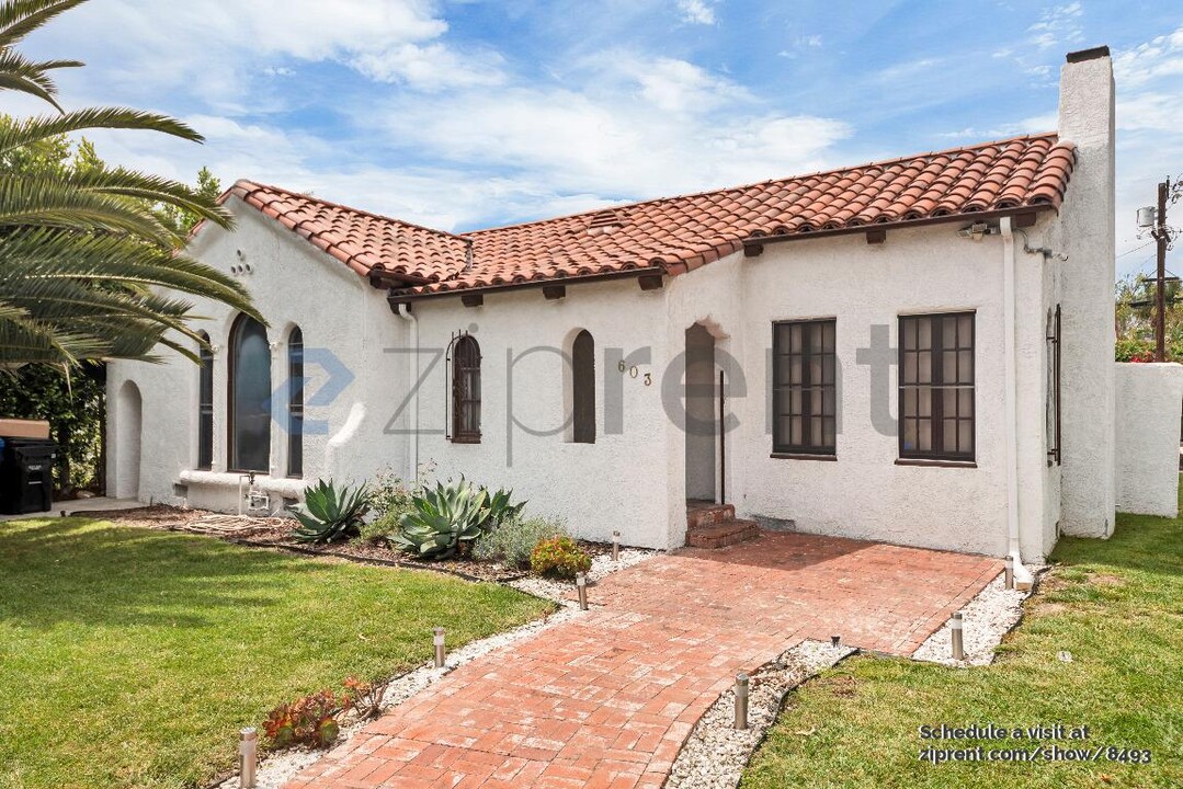 603 S Mansfield Ave in Los Angeles, CA - Building Photo