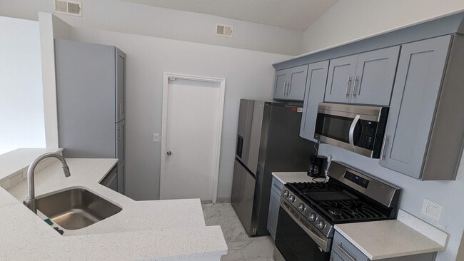 3048 Pineda Dr in Orlando, FL - Building Photo - Building Photo