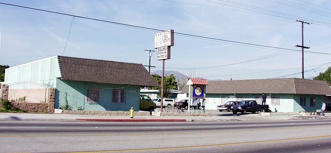 2319-2333 Durfee Ave in El Monte, CA - Foto de edificio - Building Photo